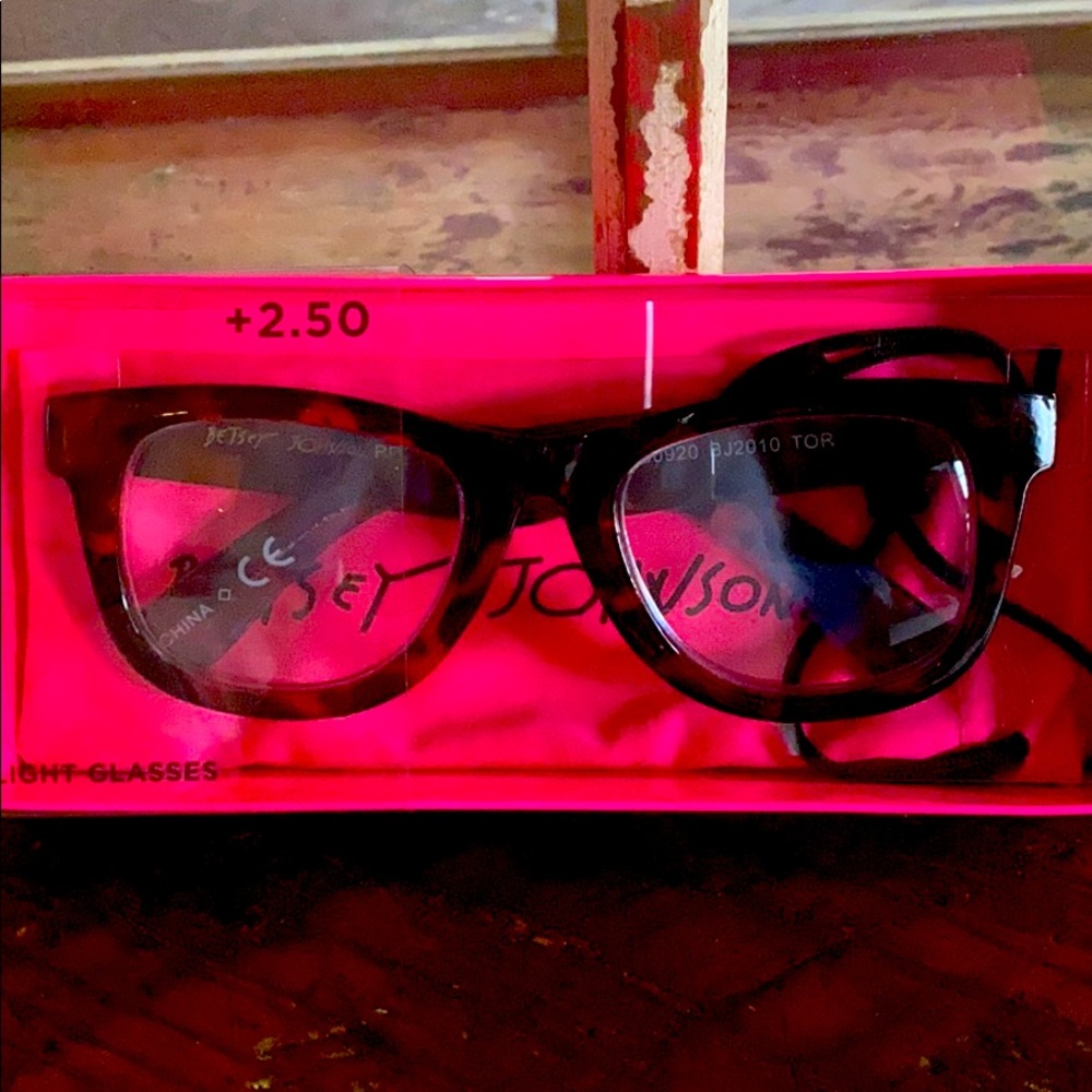 Betsey Johnson +2.50 Thick Frame Reading Glasses